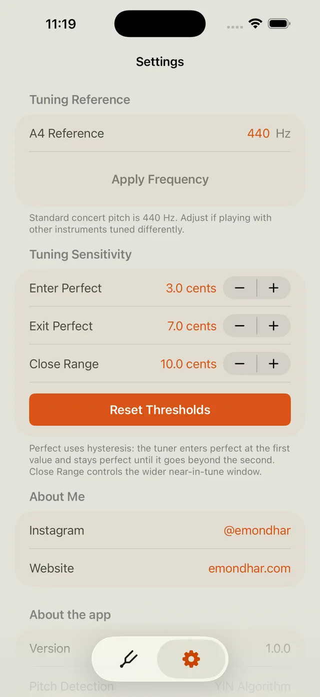 Settings screen with the A4 reference set to 440 Hz and adjustable sensitivity thresholds for entering and leaving a perfect reading